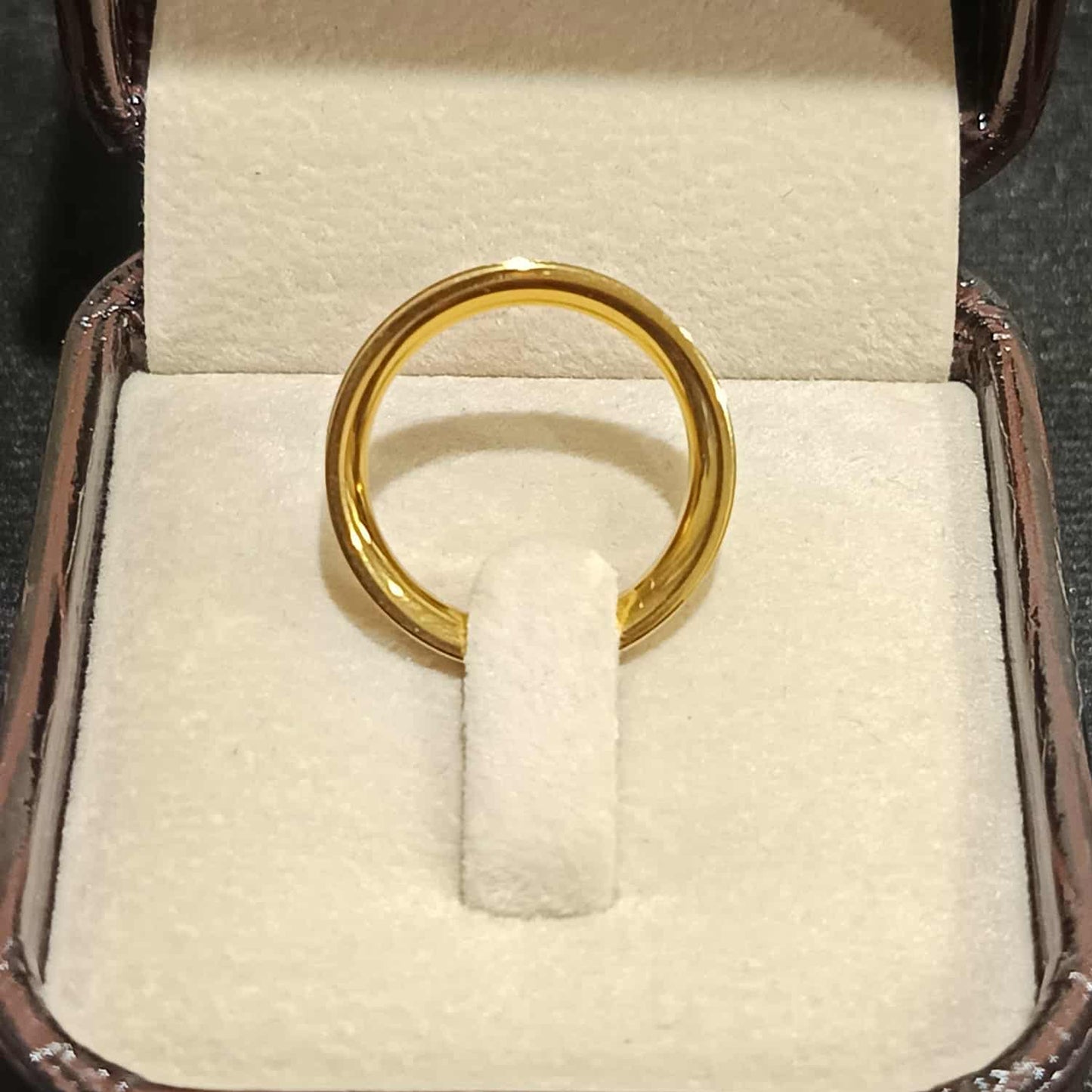 แหวนเพชรล้อมAสีทอง Y024