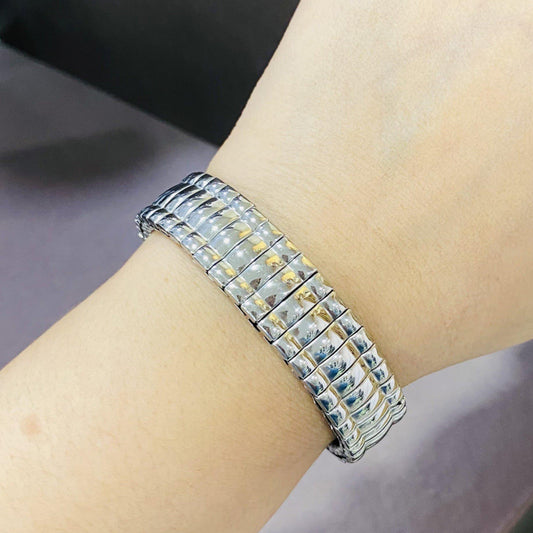 กำไลข้อมือสีเงิน Y002