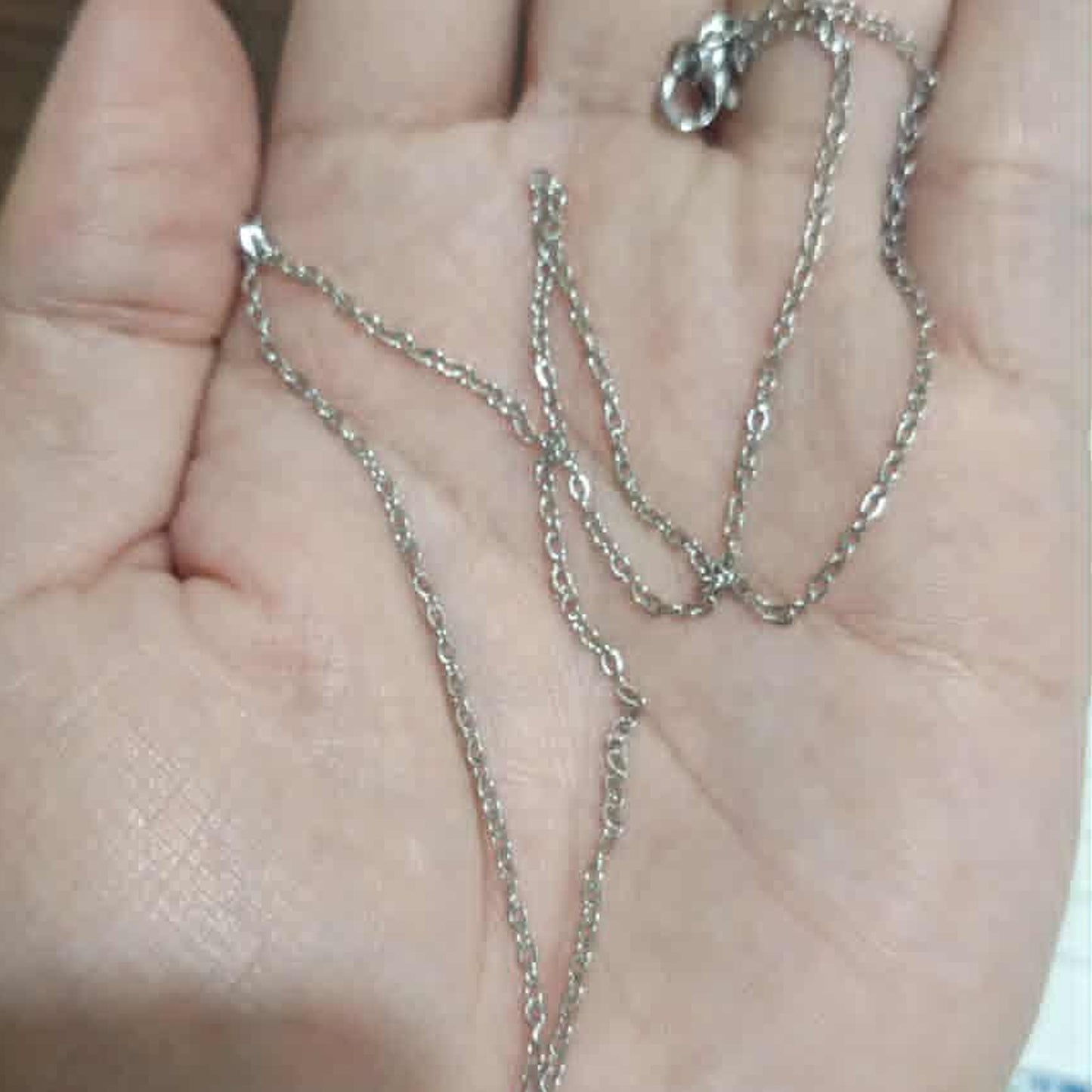 สร้อยคอลายโซ่เล็ก สีเงิน Y063