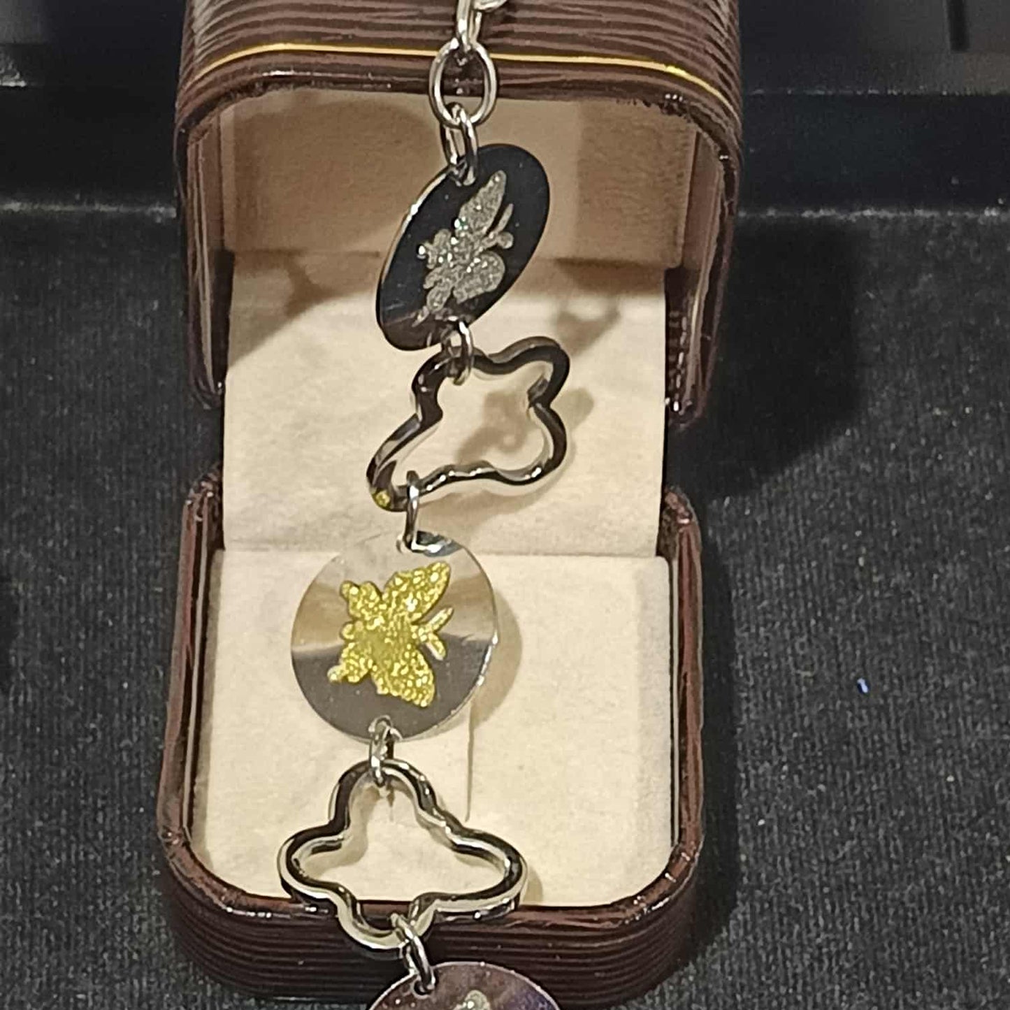 สร้อยข้อมือผีเสื้อสองสี Y049