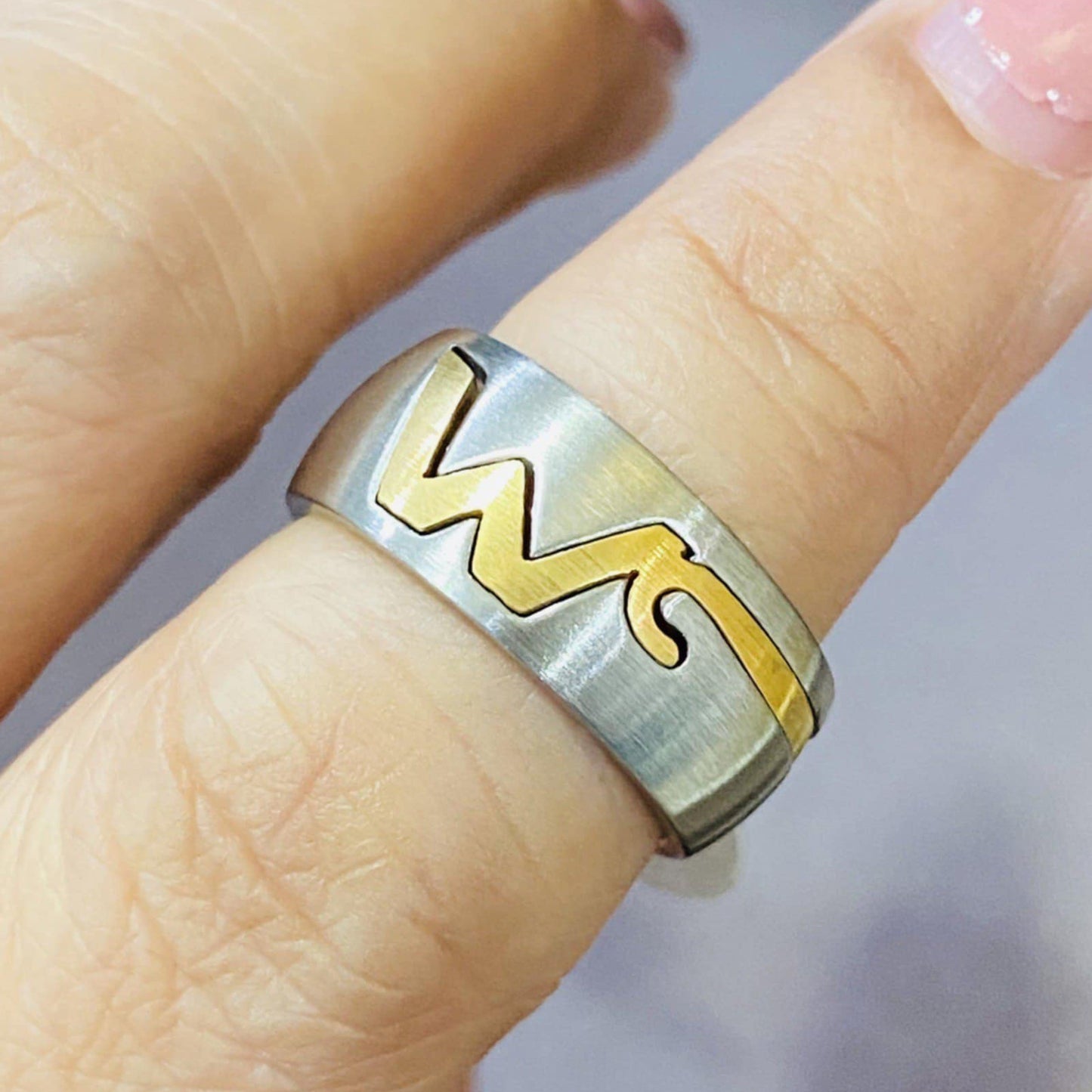 แหวนทูโทนดีไซน์ตัว W Y008