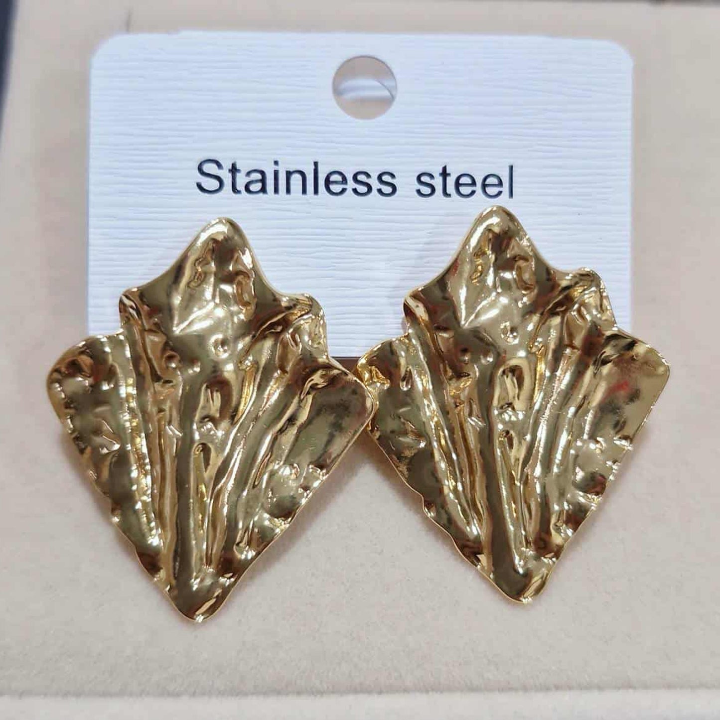 ต่างหูสีทอง คละลาย Y072