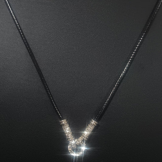 สร้อยขั้วเพชรแบบห่วงกลมสีเงิน Y061