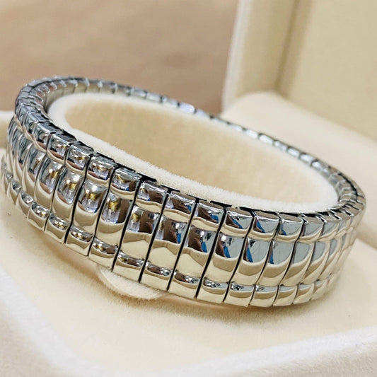 กำไลข้อมือสีเงิน Y002