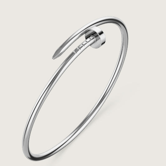 กำไลตะปูสีเงิน Y018