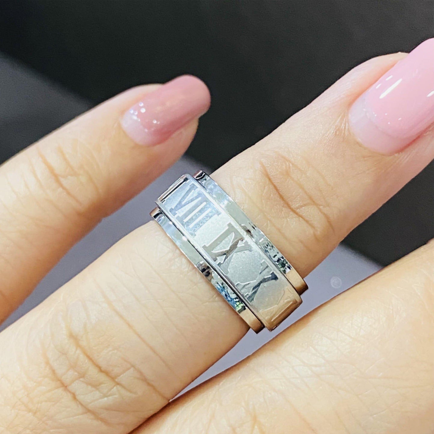 แหวนอักษรโรมันแบบยกขอบ Y003