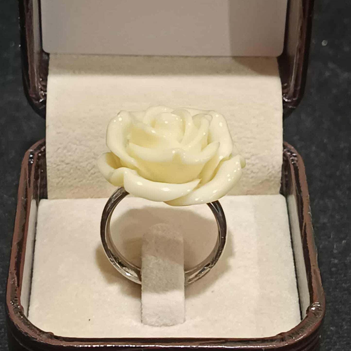 แหวนดอกกุหลาบคละสี Y041