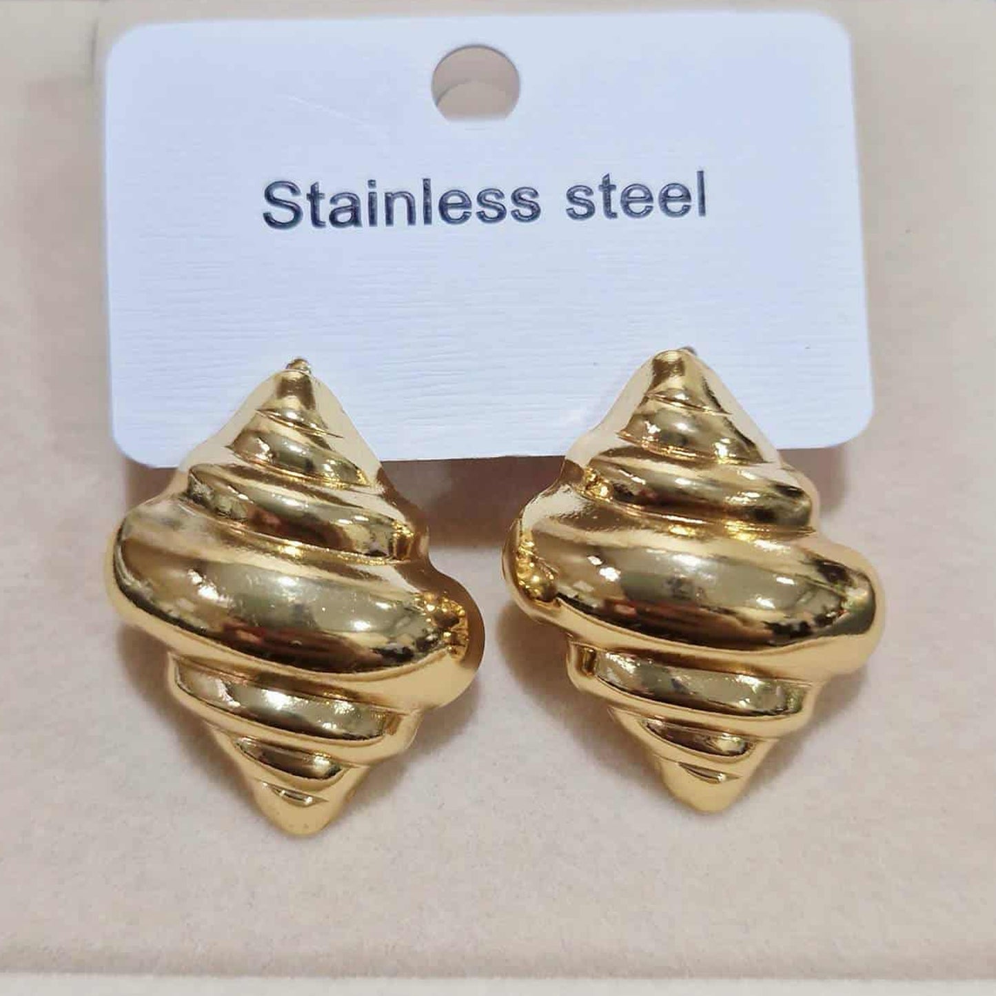 ต่างหูสีทอง คละลาย Y069