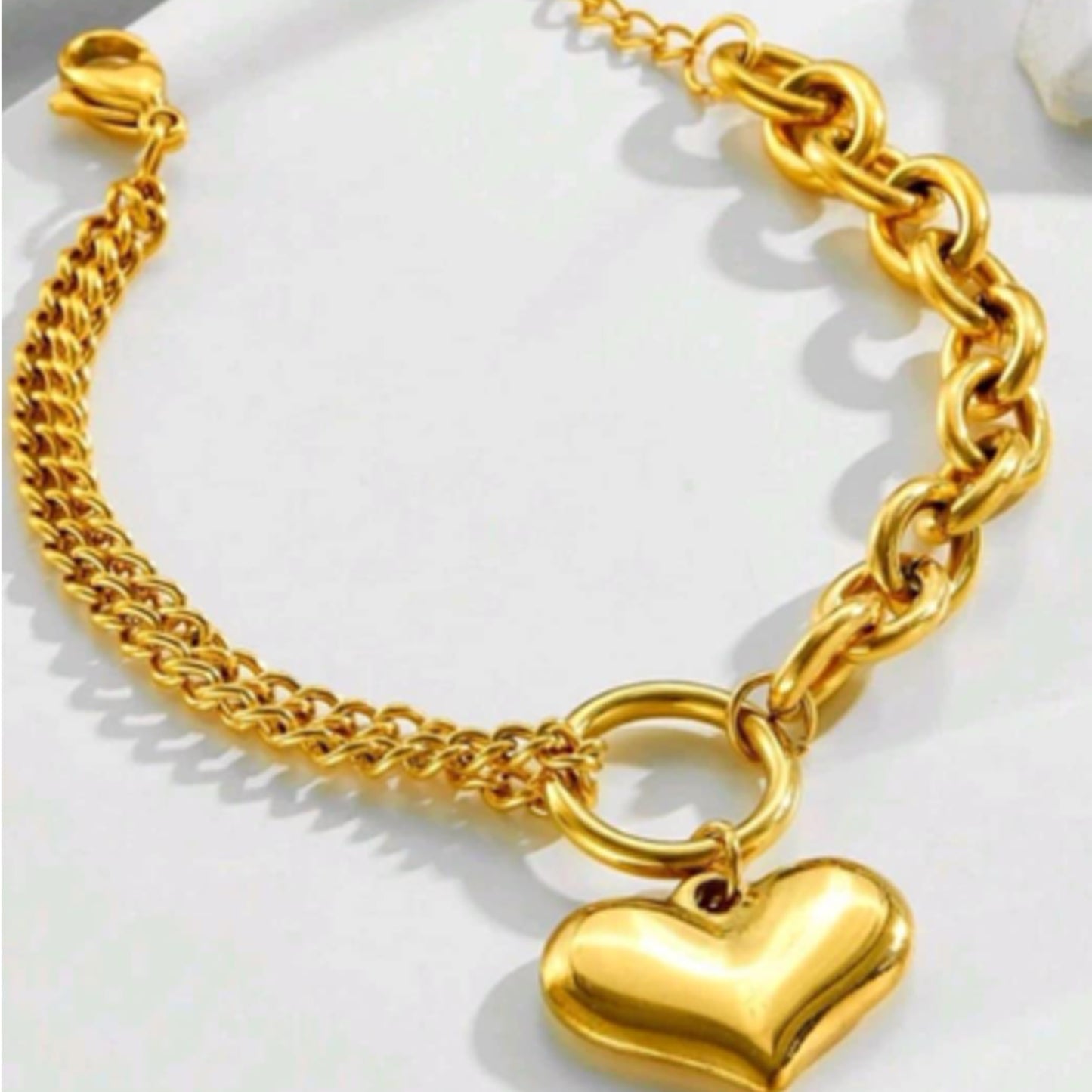 สร้อยข้อมือรูปหัวใจ Y001