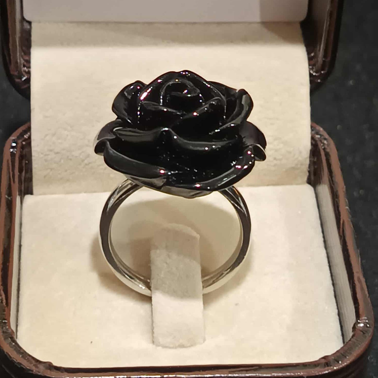 แหวนดอกกุหลาบคละสี Y041