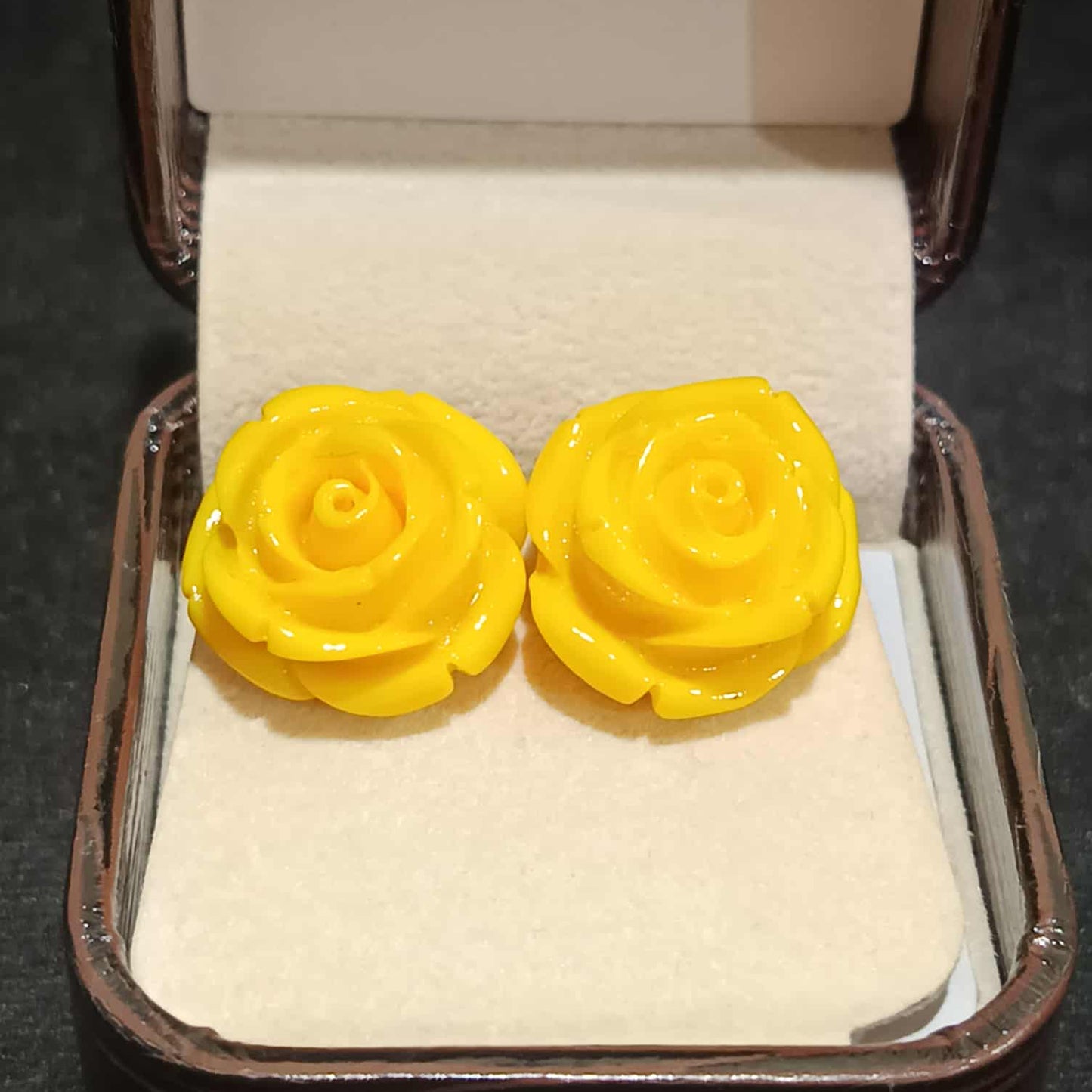 ต่างหูกุหลาบ M สีเหลือง  Y039