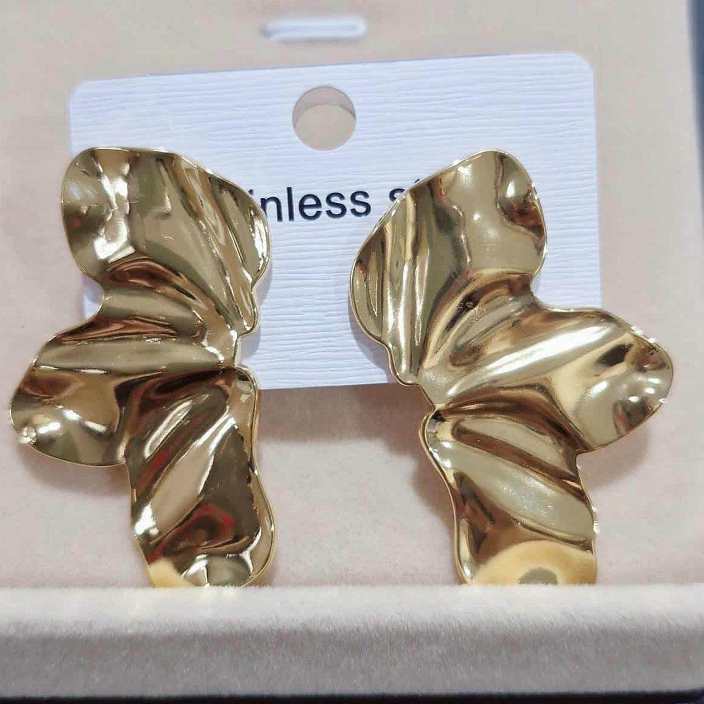 ต่างหูสีทอง คละลาย Y070