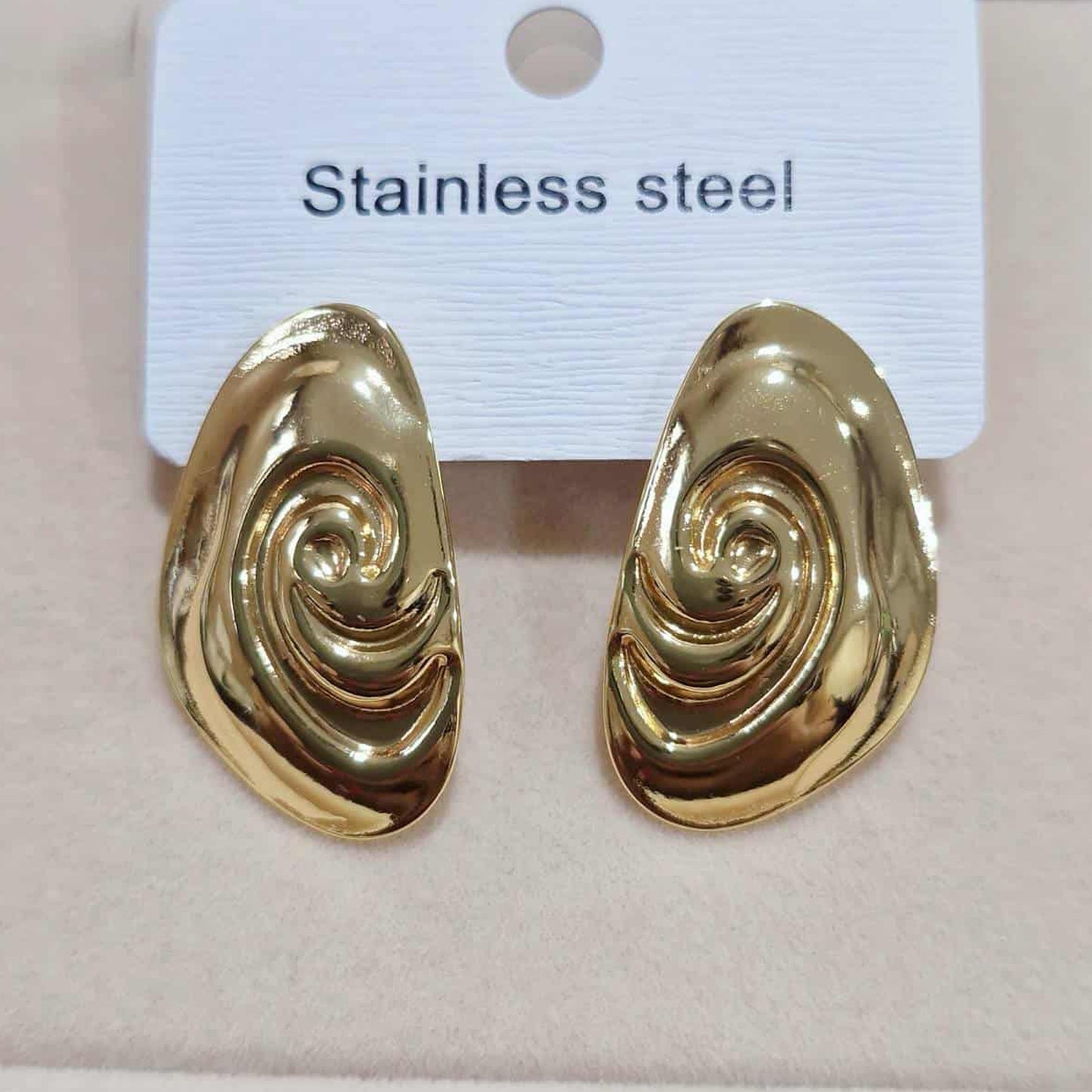 ต่างหูสีทอง คละลาย Y070