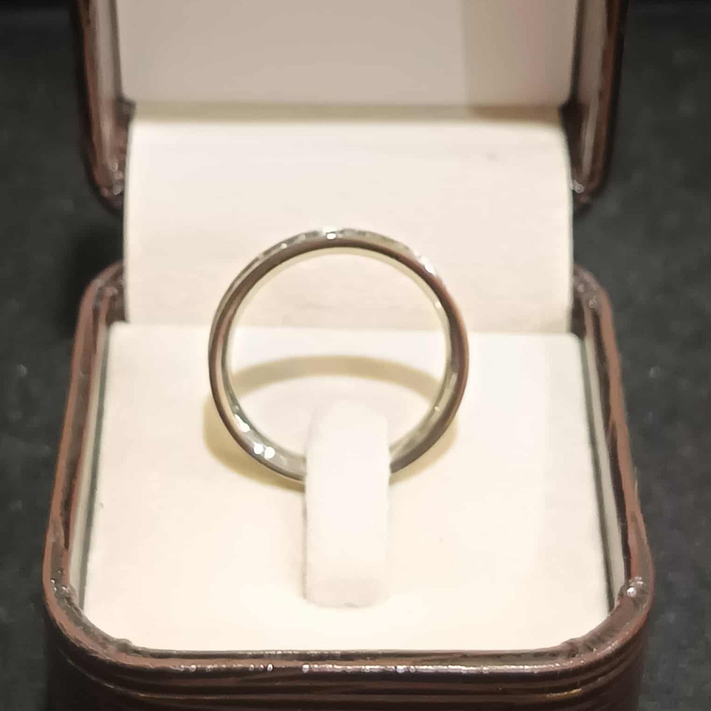 แหวนเพชรล้อมAสีเงิน Y029