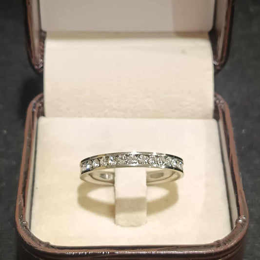 แหวนเพชรล้อมAสีเงิน Y029